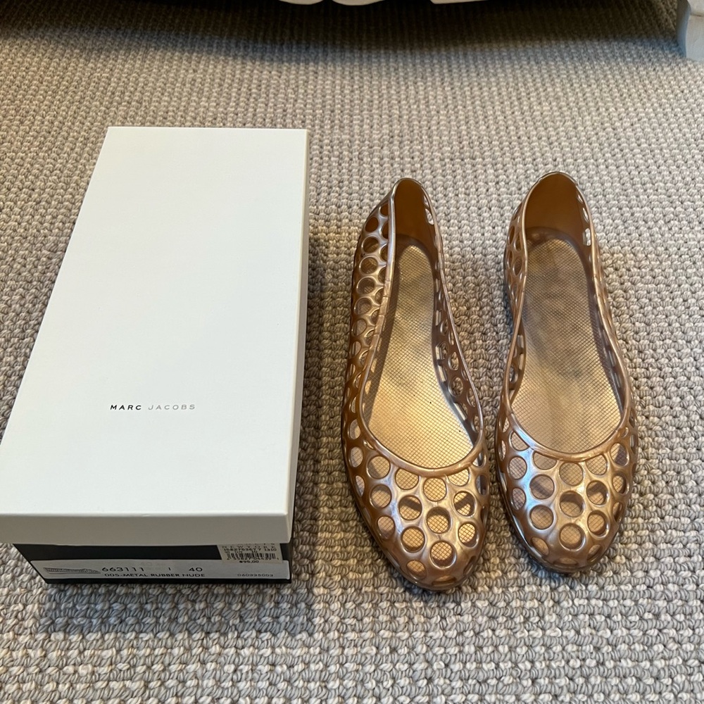 Marc Jacobs Surf Jelly Perforated Polka Dots Closed Toe Sandal sz 10 beige